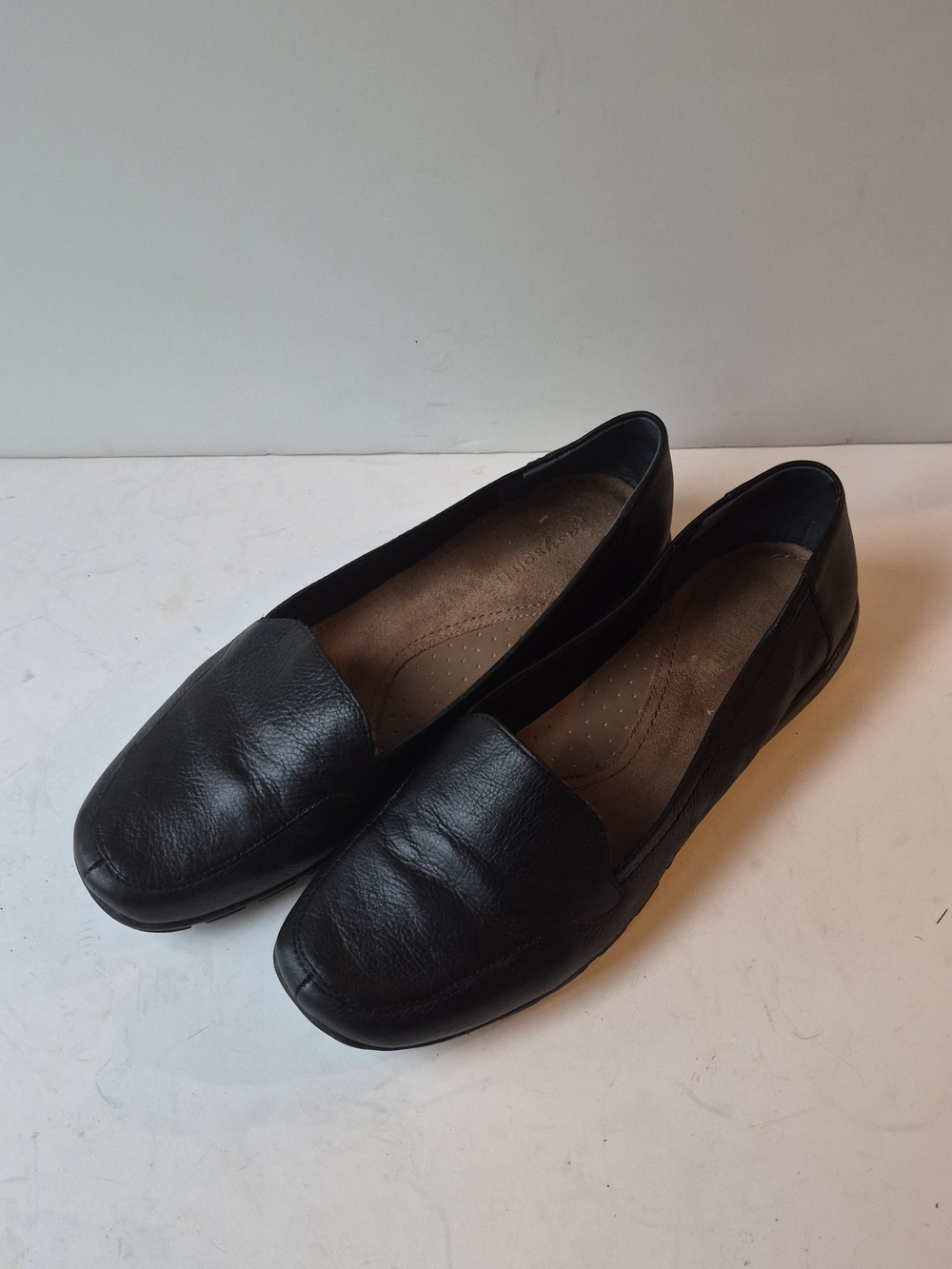 Easy Spirit Black Leather Slip-On Flats